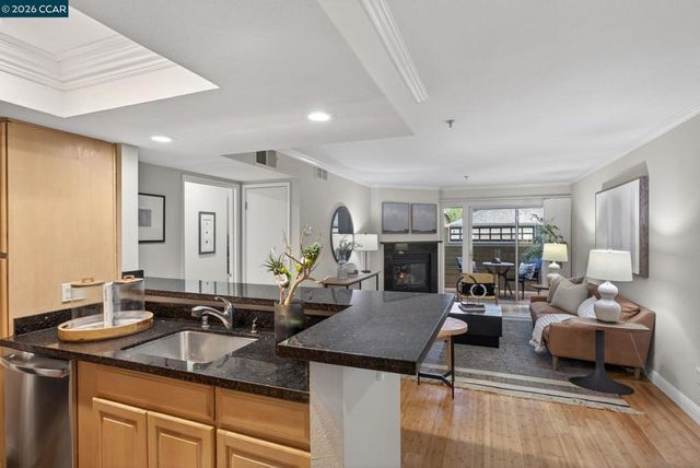 2560 Oak Rd 120, Walnut Creek, CA 94597