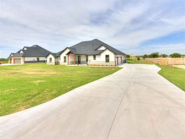 4740 Ranchero Drive, Edmond, OK 73025