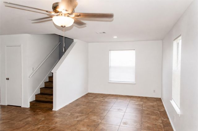 2805 Tyler LN, Taylor, TX 76574