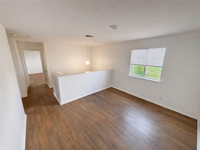 2805 Tyler LN, Taylor, TX 76574