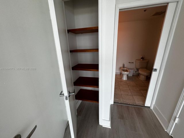 601 NE 36th St 1808, Miami, FL 33137