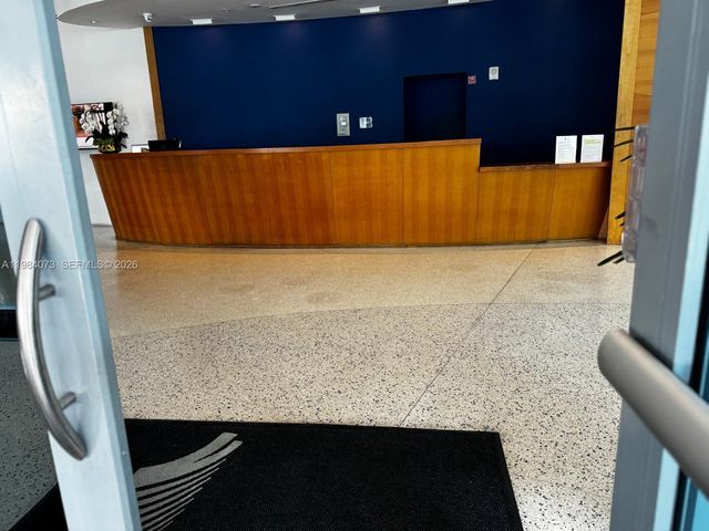 601 NE 36th St 1808, Miami, FL 33137