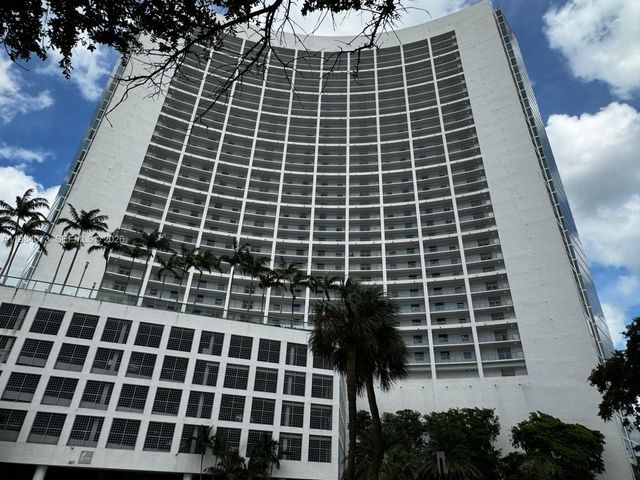 601 NE 36th St 1808, Miami, FL 33137