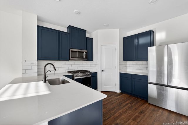 14430 Calaveras, Elmendorf, TX 78112