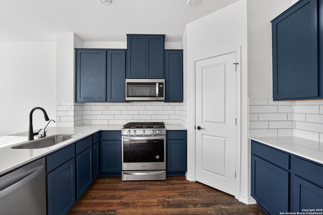 14430 Calaveras, Elmendorf, TX 78112