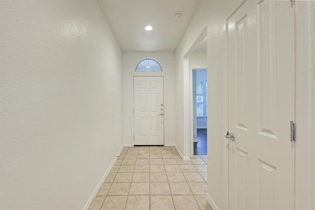 412 Golden Eagle LN, Leander, TX 78641