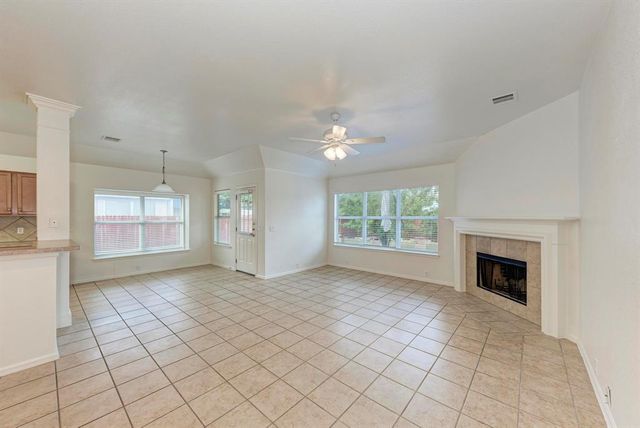 412 Golden Eagle LN, Leander, TX 78641