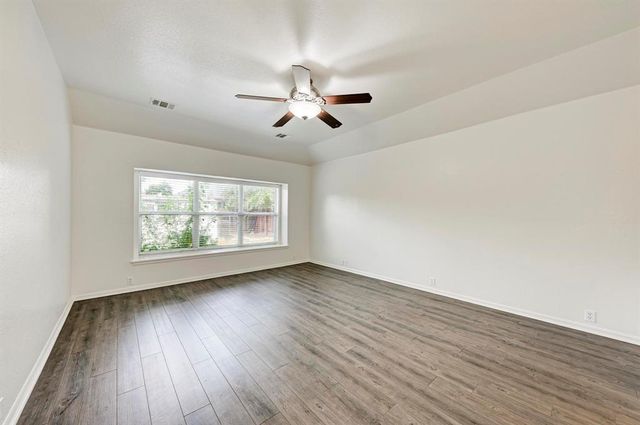 412 Golden Eagle LN, Leander, TX 78641