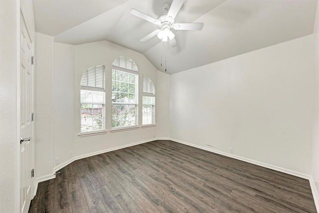 412 Golden Eagle LN, Leander, TX 78641