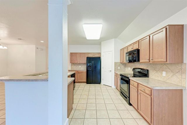412 Golden Eagle LN, Leander, TX 78641
