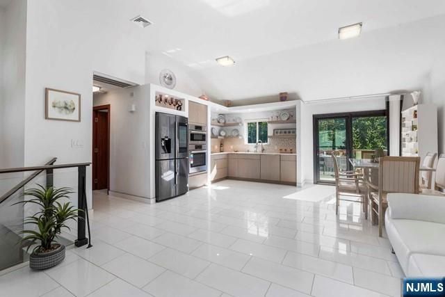 531 Chestnut Place, Teaneck, NJ 07666