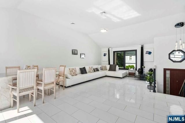 531 Chestnut Place, Teaneck, NJ 07666