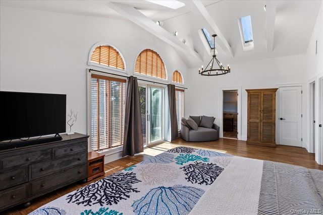 20 Alanson Lane, Hampton Bays, NY 11946