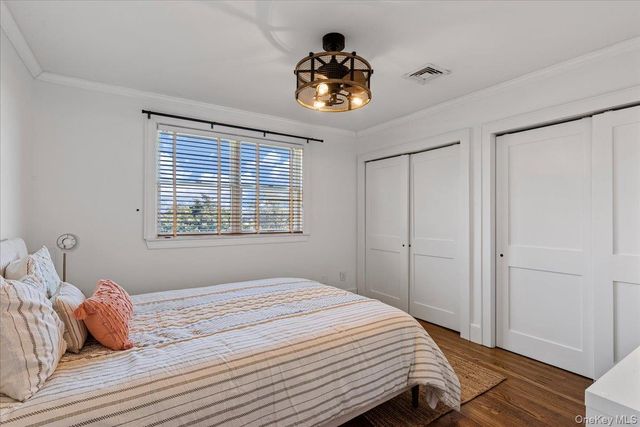 20 Alanson Lane, Hampton Bays, NY 11946