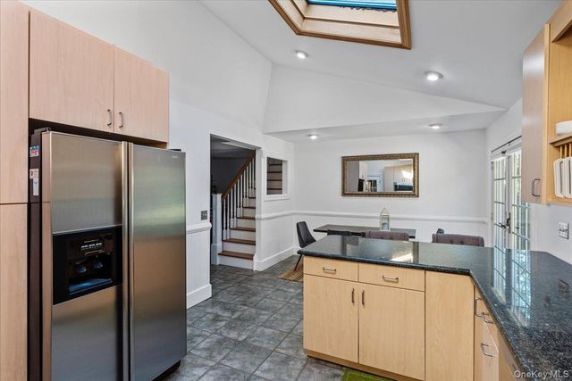 20 Alanson Lane, Hampton Bays, NY 11946