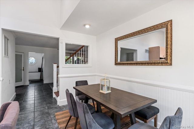 20 Alanson Lane, Hampton Bays, NY 11946