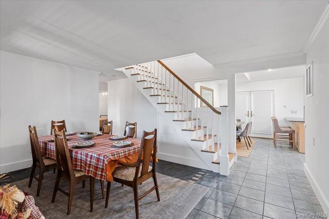 20 Alanson Lane, Hampton Bays, NY 11946