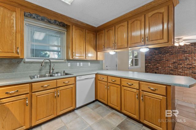 32989 Antietam Road, Lillian, AL 36549