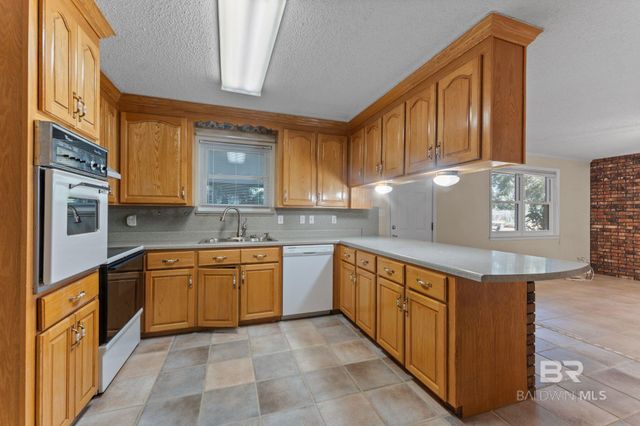 32989 Antietam Road, Lillian, AL 36549