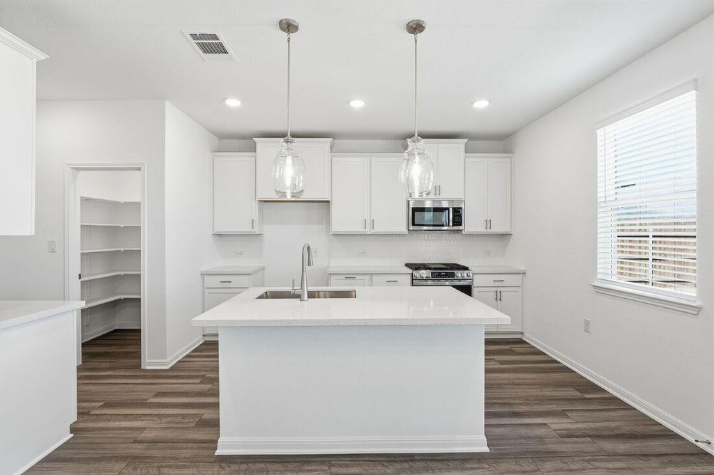 1720 Lorant LN, Pflugerville, TX 78660