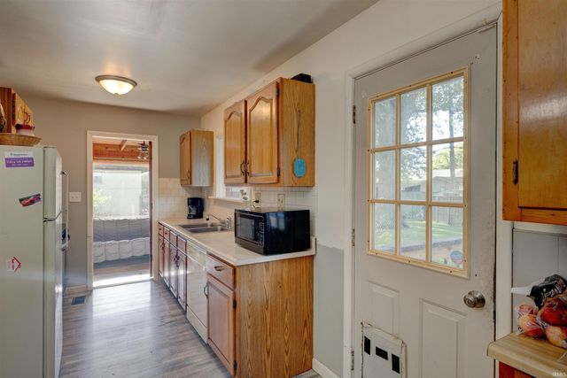 6612 E Oak Street, Evansville, IN 47715