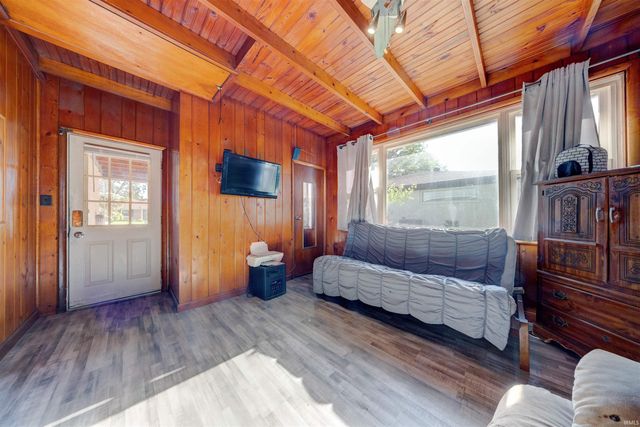 6612 E Oak Street, Evansville, IN 47715