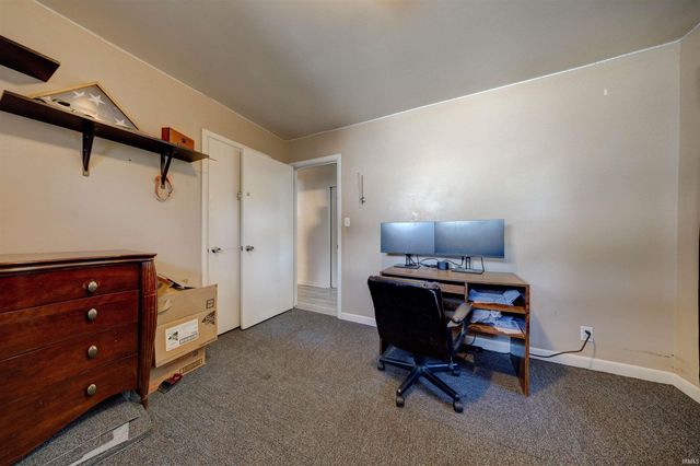 6612 E Oak Street, Evansville, IN 47715