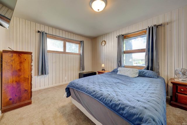 6612 E Oak Street, Evansville, IN 47715
