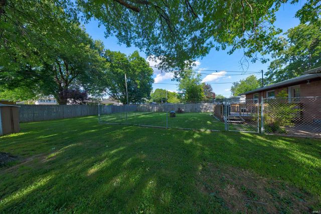 6612 E Oak Street, Evansville, IN 47715