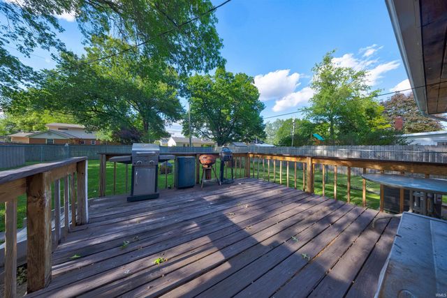 6612 E Oak Street, Evansville, IN 47715
