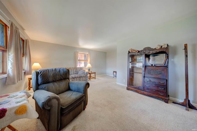 6612 E Oak Street, Evansville, IN 47715
