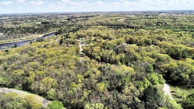 12 Dakota Ridge, Baraboo, WI 53913