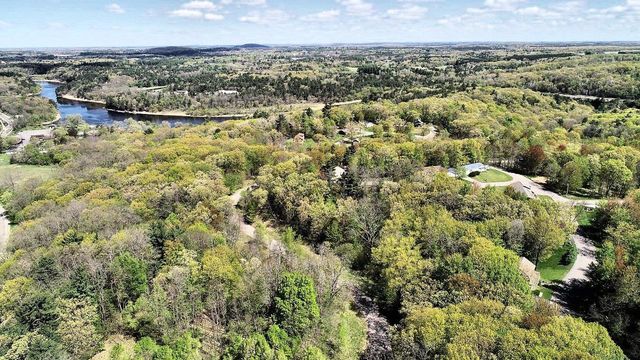 12 Dakota Ridge, Baraboo, WI 53913