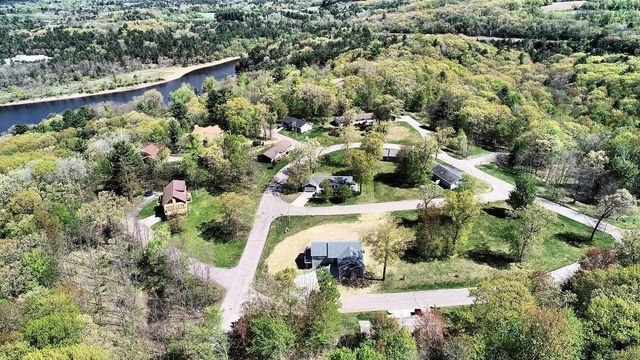 12 Dakota Ridge, Baraboo, WI 53913