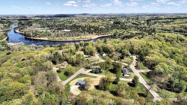 12 Dakota Ridge, Baraboo, WI 53913