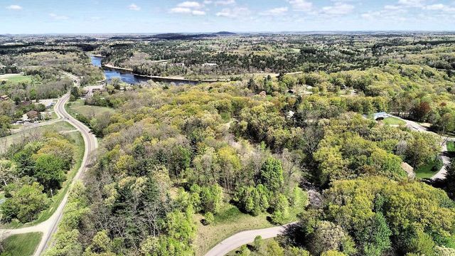 12 Dakota Ridge, Baraboo, WI 53913