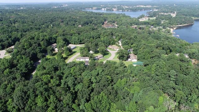 12 Dakota Ridge, Baraboo, WI 53913