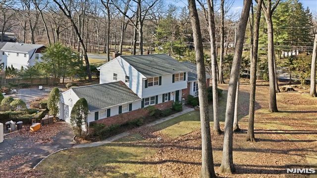 608 Covington Place, Franklin Lakes, NJ 07417