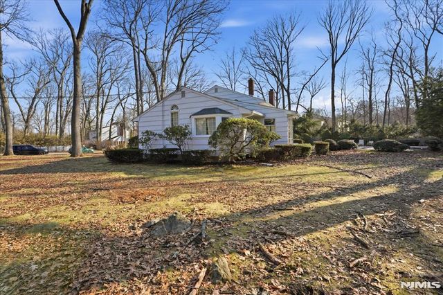 608 Covington Place, Franklin Lakes, NJ 07417