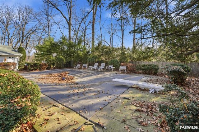 608 Covington Place, Franklin Lakes, NJ 07417