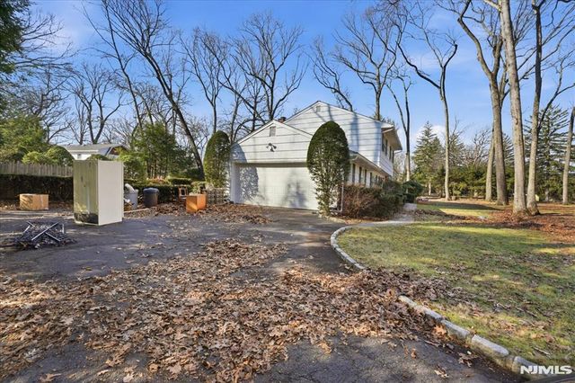 608 Covington Place, Franklin Lakes, NJ 07417