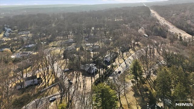 608 Covington Place, Franklin Lakes, NJ 07417