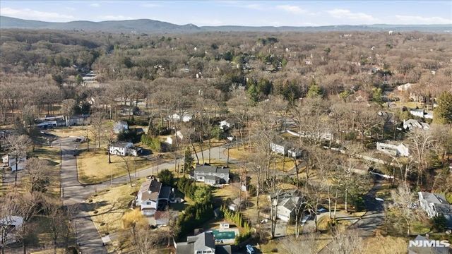 608 Covington Place, Franklin Lakes, NJ 07417