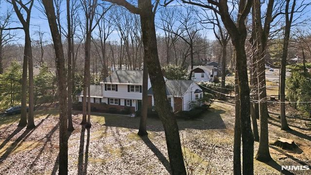 608 Covington Place, Franklin Lakes, NJ 07417