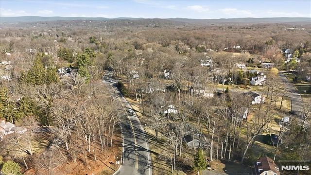 608 Covington Place, Franklin Lakes, NJ 07417