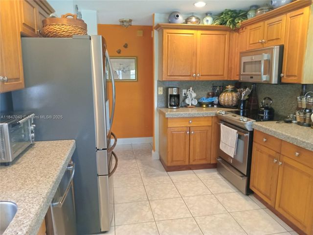 10331 SW 164th Ct, Miami, FL 33196