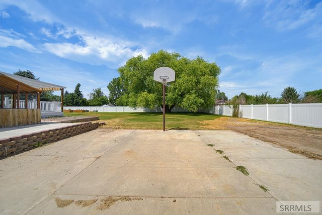 833 E 1415 N, Shelley, ID 83274