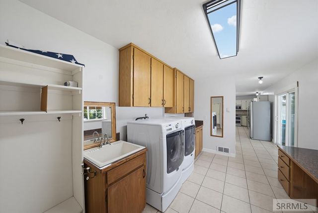 833 E 1415 N, Shelley, ID 83274