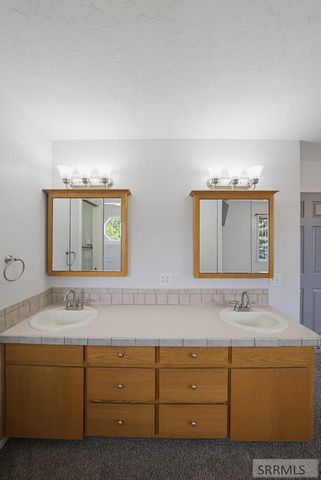 833 E 1415 N, Shelley, ID 83274