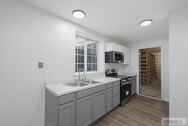 833 E 1415 N, Shelley, ID 83274